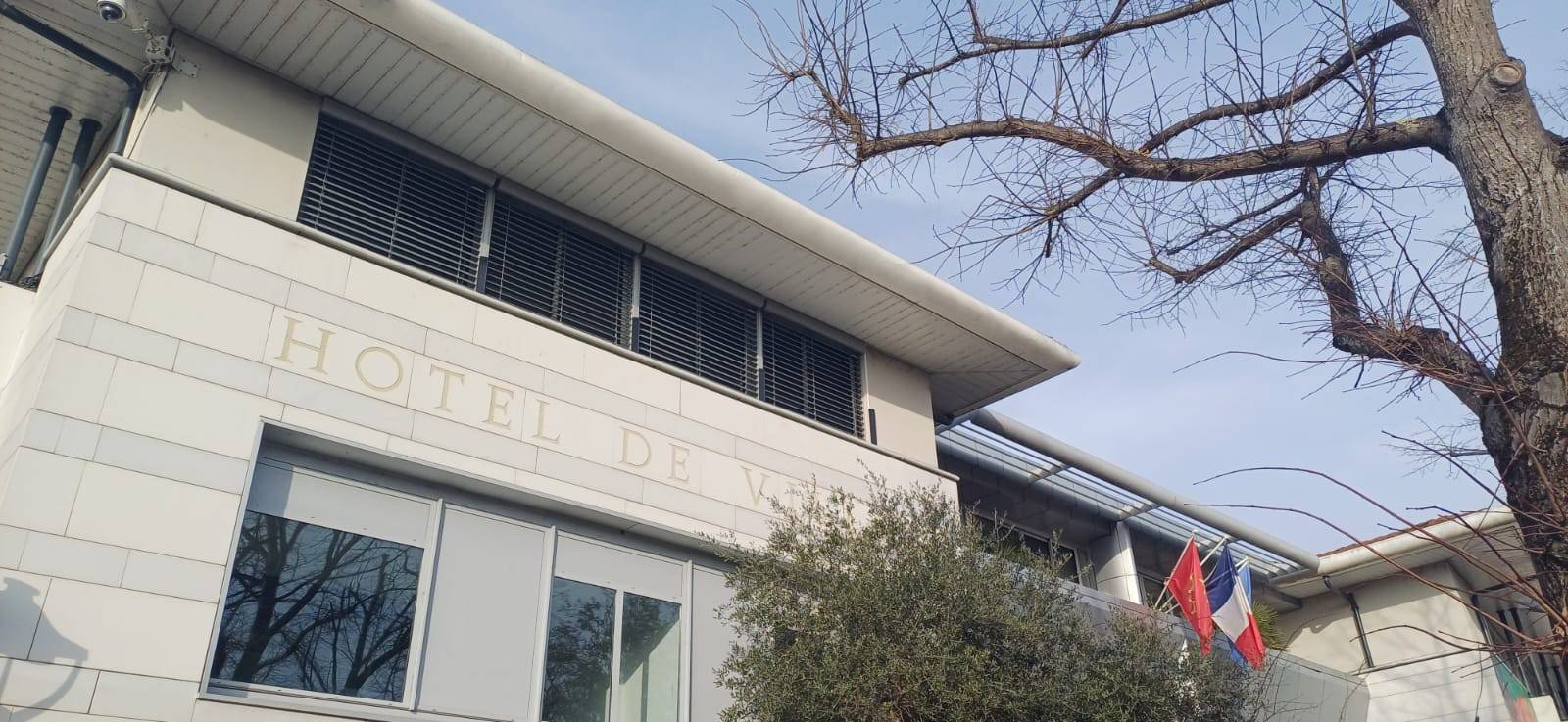 La Mairie de Blagnac se modernise avec des BSO solaires signés Lorenove Toulouse !