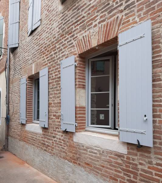 Bâtiment classé, esthétique préservée, un projet à la hauteur de Lorenove Toulouse, spécialiste de la menuiserie ALU, PVC, BOIS 