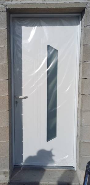 Spécialistes de la pose de fenêtres PVC en neuf. Nous intervenons sur tous types de projets, de la simple rénovation à l'agrandissement complet de votre habitation