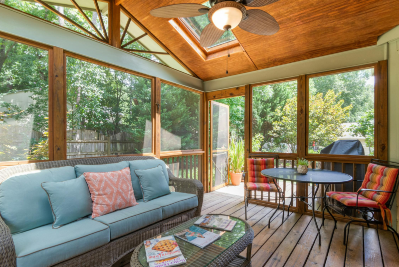 Installation de moustiquaires à Toulouse : l'atout indispensable pour un été serein