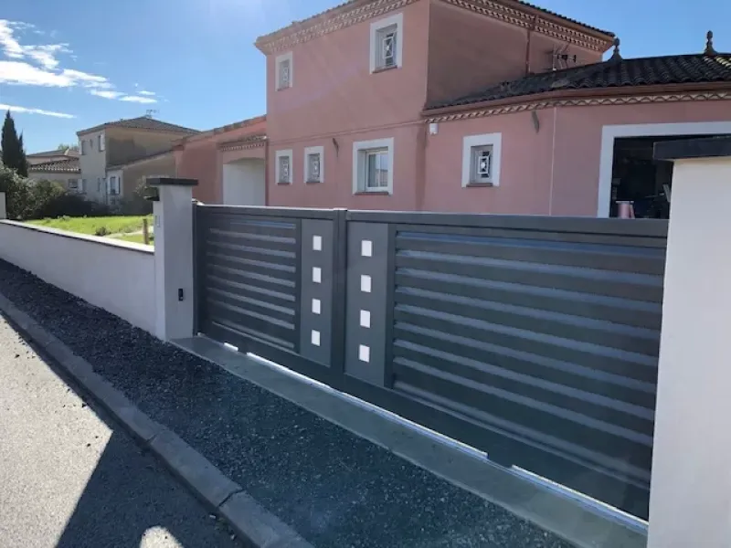 Pose de portails coulissants sur mesure